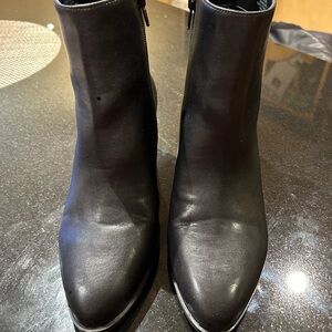 Kelly & Katie black ankle boots